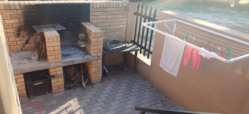To Let 2 Bedroom Property for Rent in Protea Heights Western Cape